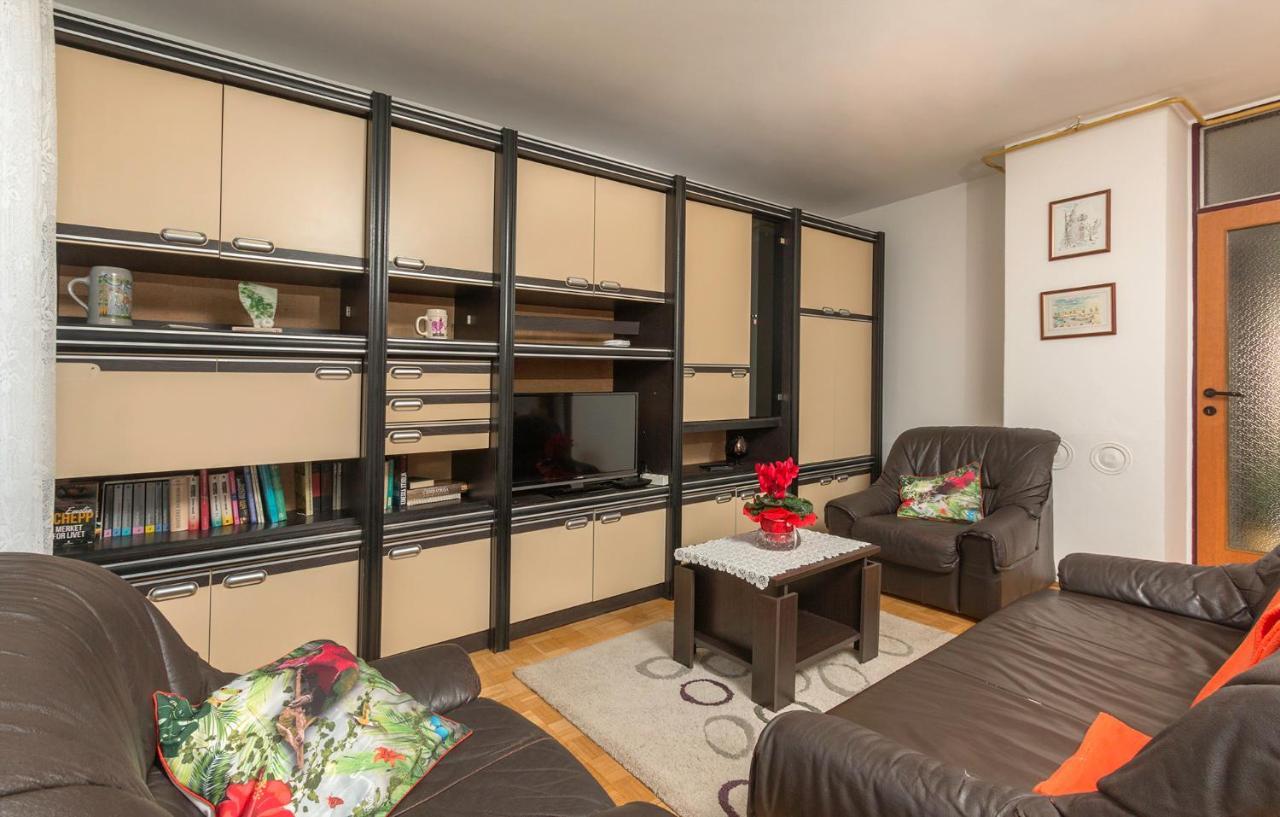 Sisplac Apartment プーラ エクステリア 写真